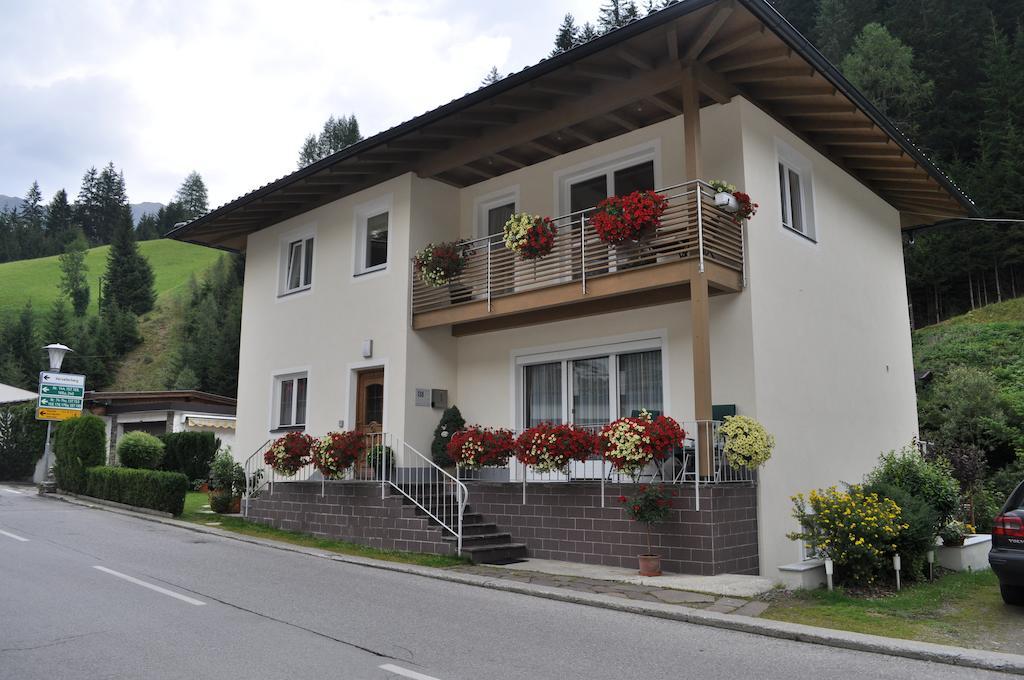 Ferienwohnung Dolomitenheim Außervillgraten Стая снимка